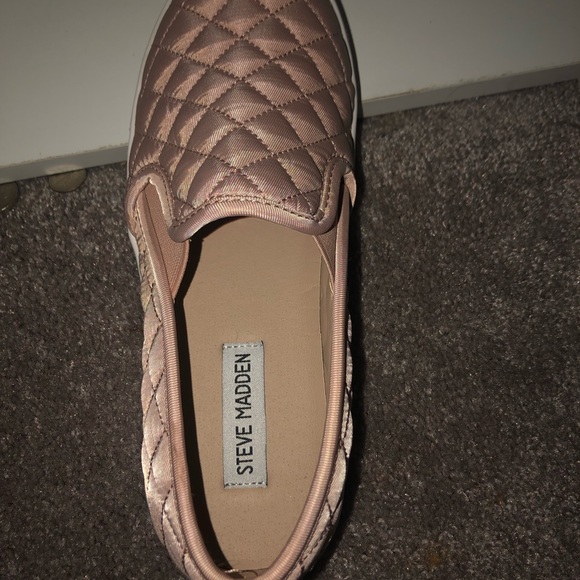 Steve Madden slip-ons - Picture 2 of 3